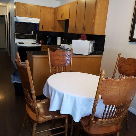 Mountainside Comfort Sleeps 4 - 5 Min To Golf & Ski Leilighet Kimberley Eksteriør bilde